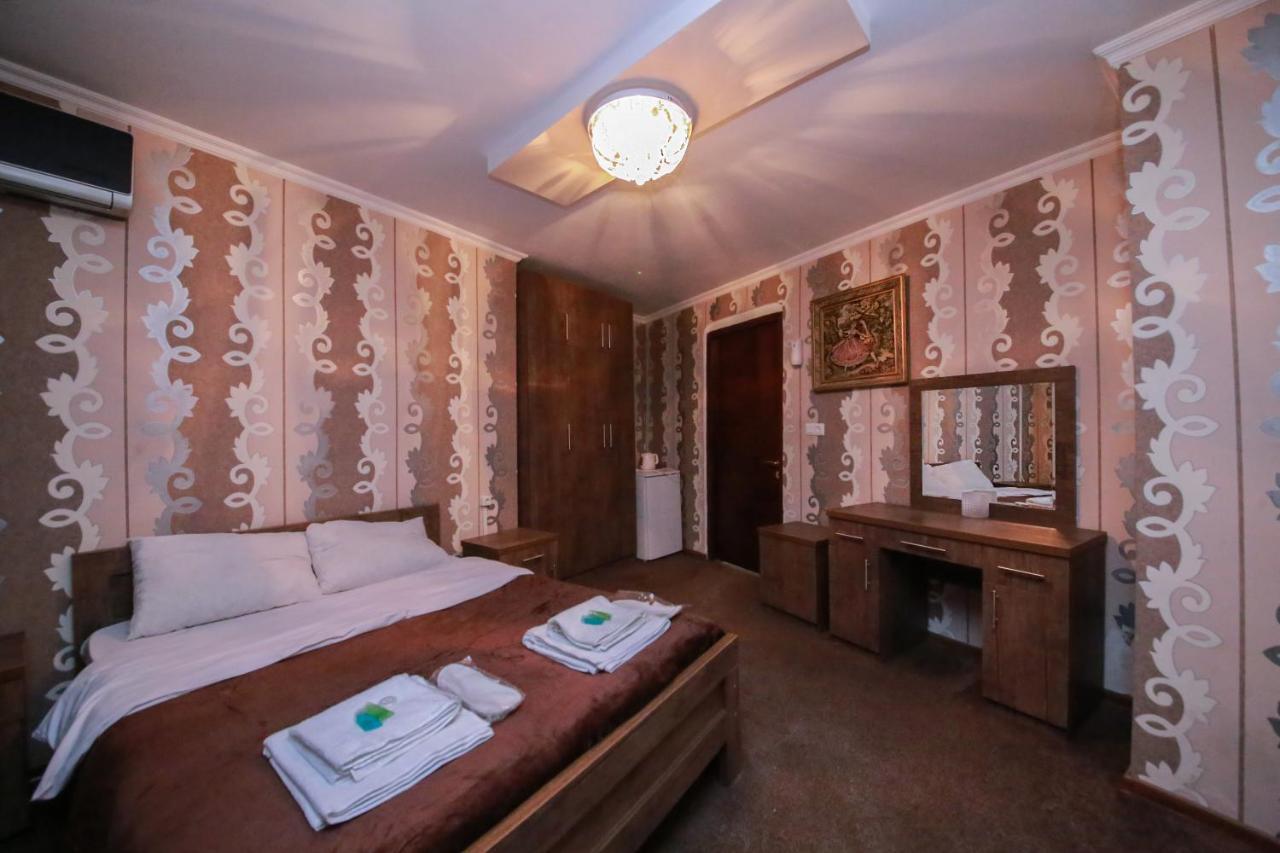 Royal Hotel Tbilisi Exteriör bild